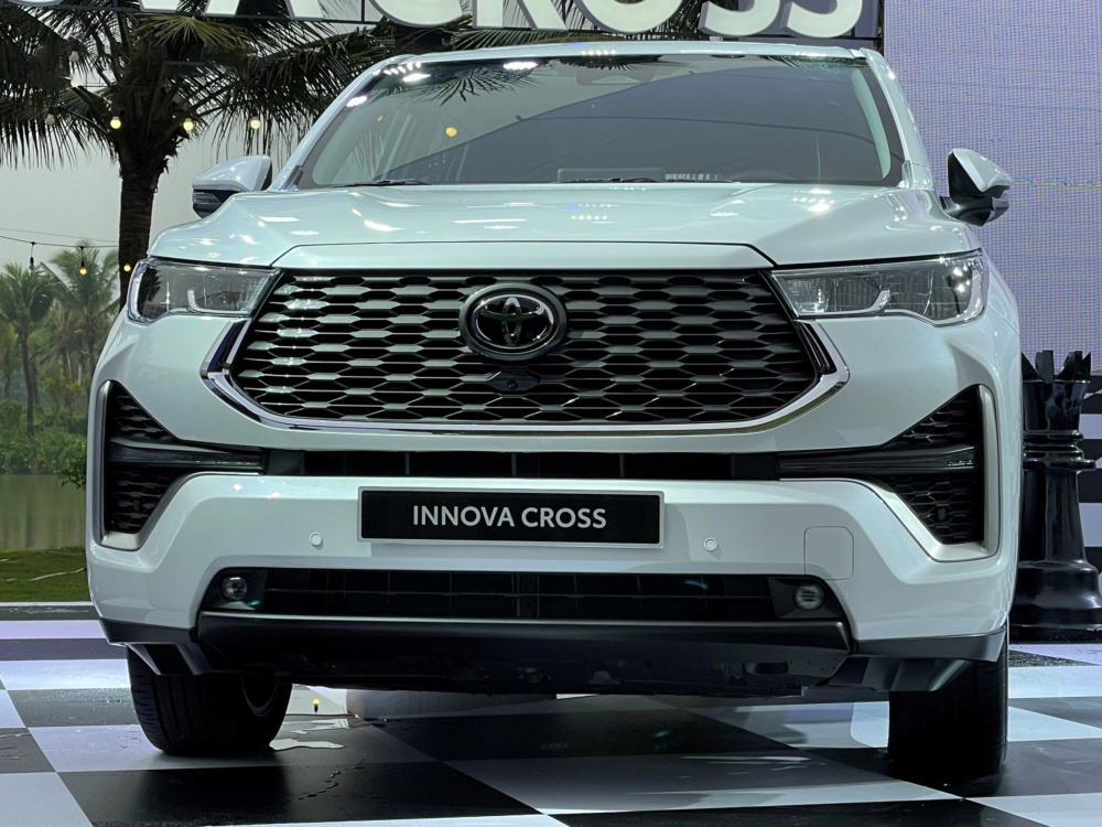 Toyota Innova Cross 2.0HEV